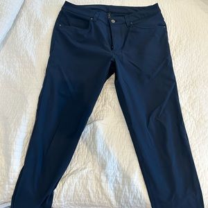 Perfect condition, lululemon slim fit ABC pants, size 33